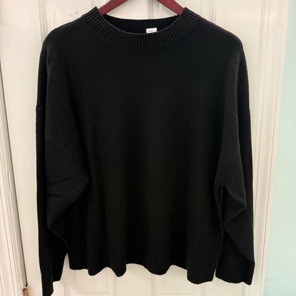 Divided Sweaters - H&M Divided Black Crewneck Sweater Size L